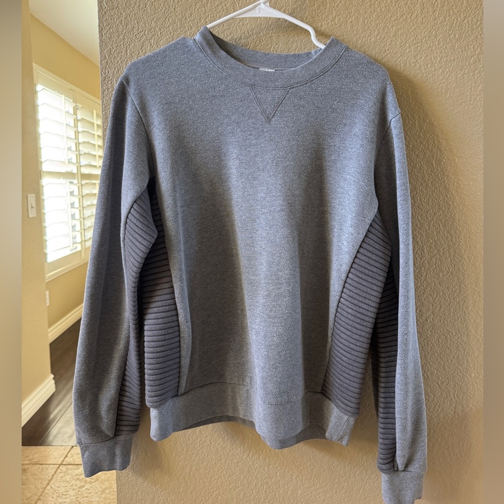 ALO Yoga Ridge Crewneck Sweatshirt | Men’s Small | Heather Gray